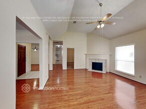 16023 Mountain Shadows Dr in Houston, TX - Building Photo - Building Photo