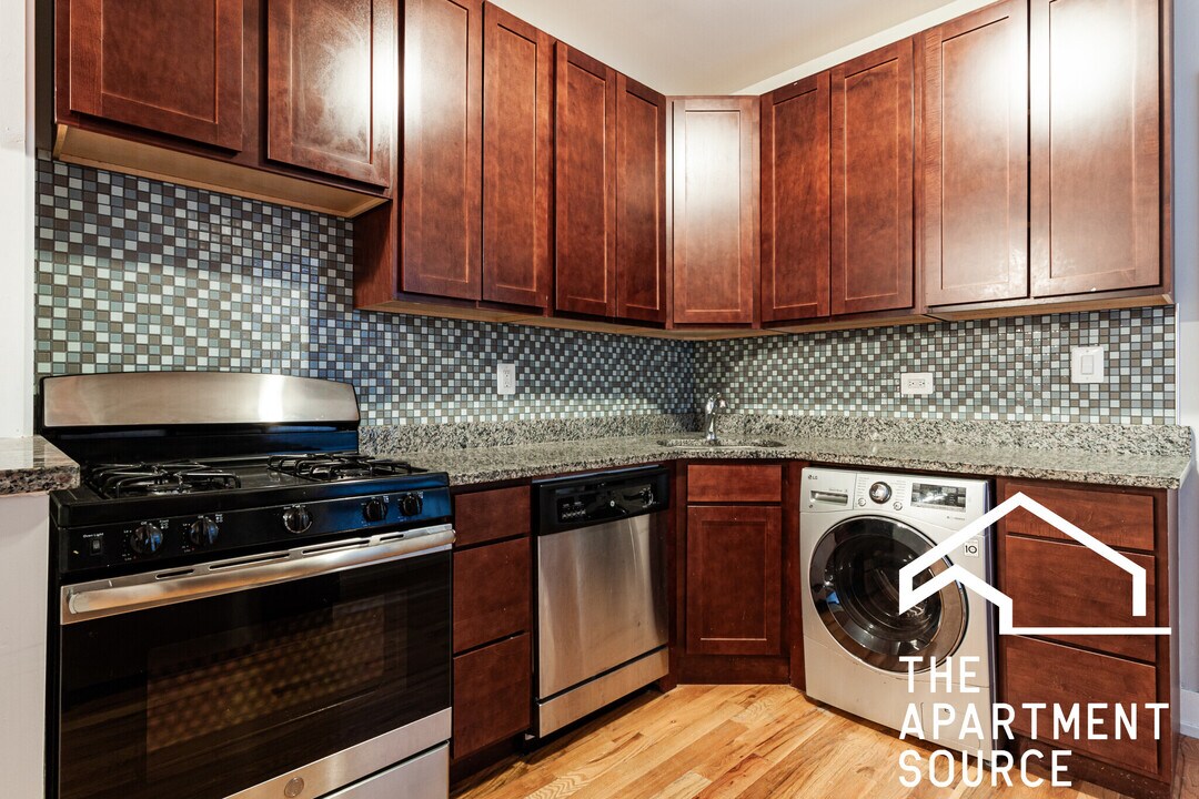 3523 N Racine Ave, Unit W3 in Chicago, IL - Building Photo