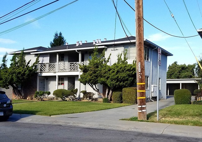 590 Macarthur Ave in San Jose, CA - Foto de edificio - Building Photo