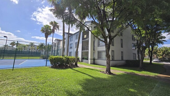 4560 NW 107th Ave, Unit 20212 in Doral, FL - Building Photo - Building Photo