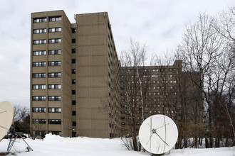 Colonial Point Apartments in Wakefield, MA - Foto de edificio - Building Photo