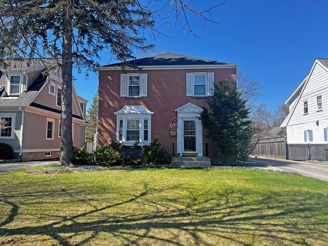 4 S June Terrace in Lake Forest, IL - Building Photo - Building Photo