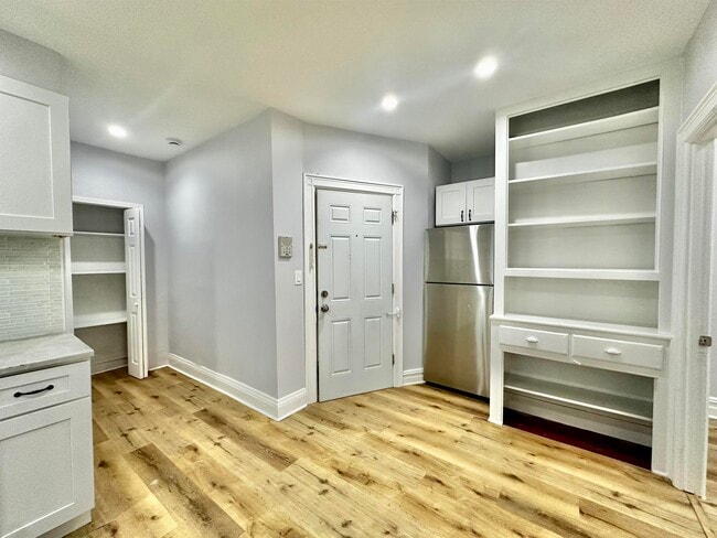 160 Van Nostrand Ave in Jersey City, NJ - Building Photo - Building Photo