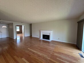 6517 Stone Bridge Rd in Santa Rosa, CA - Building Photo - Building Photo