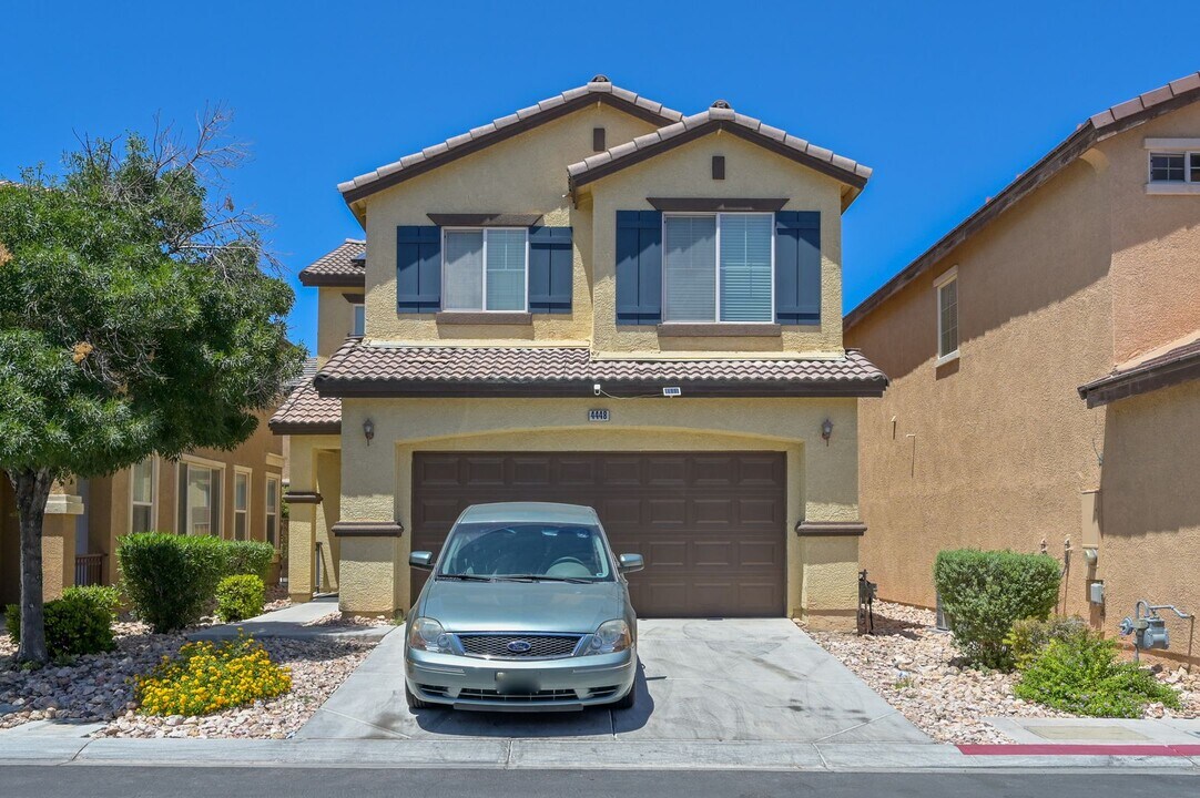 4448 Oberlander Ave in North Las Vegas, NV - Foto de edificio