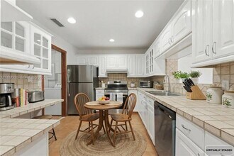 8510 NW 8th St in Pembroke Pines, FL - Building Photo - Building Photo