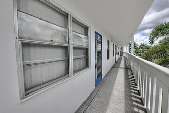 3069 Exeter in Boca Raton, FL - Building Photo - Building Photo