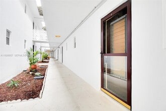 6505 Winfield Blvd in Margate, FL - Building Photo - Building Photo