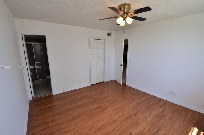 9949 Sandalfoot Blvd in Boca Raton, FL - Building Photo - Building Photo