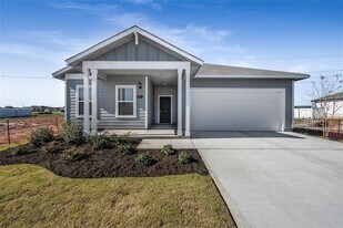 311 Chesterfield Dr in Kyle, TX - Building Photo