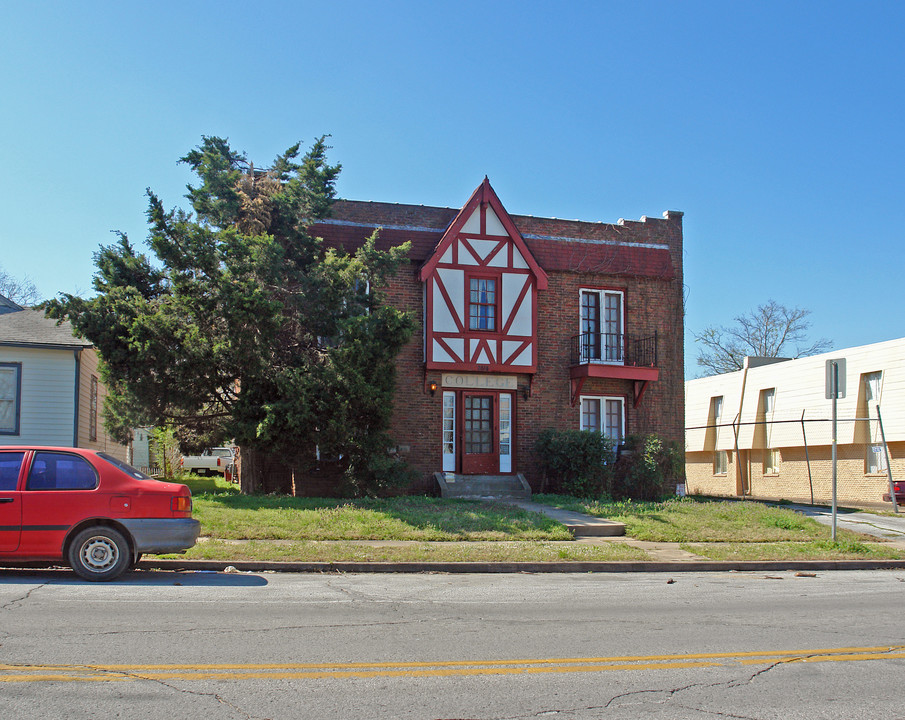 2618 E 6th St in Tulsa, OK - Foto de edificio