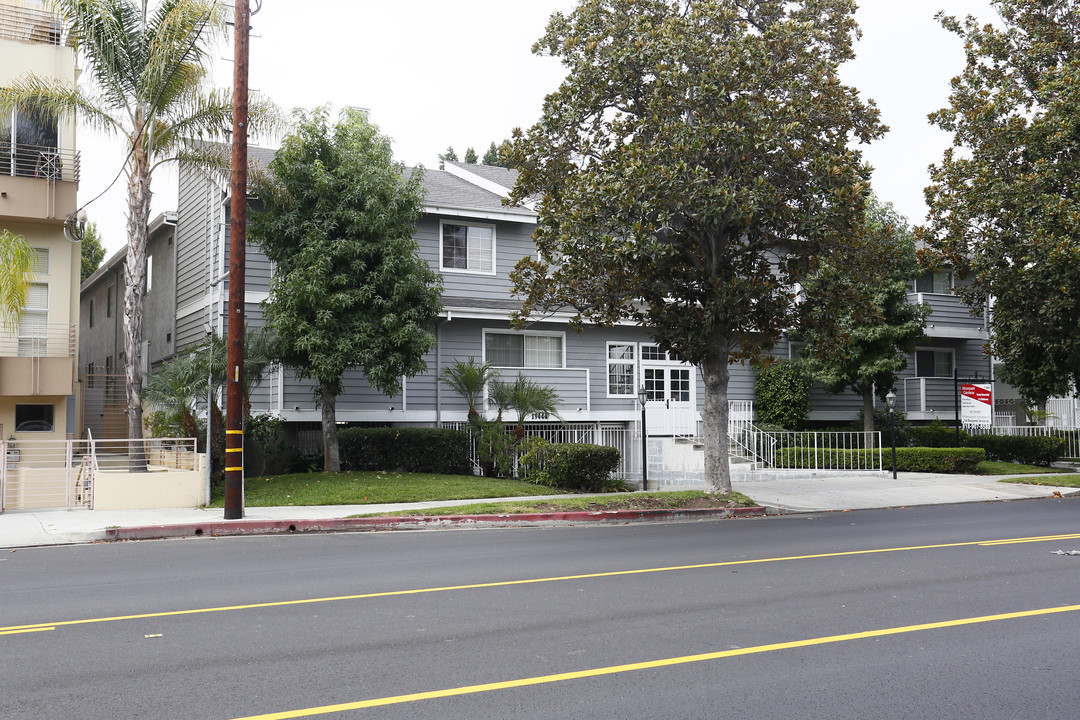 13444 Moorpark in Sherman Oaks, CA - Building Photo