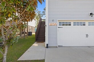 123A James Ave in Surf City, NC - Foto de edificio - Building Photo