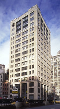 Huys in New York, NY - Foto de edificio - Building Photo