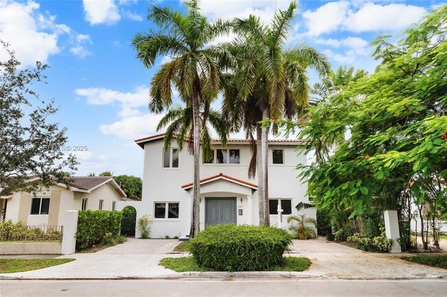 property at 527 SW 20th Rd