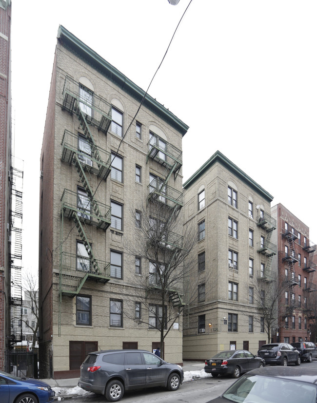 312 E 163rd St in Bronx, NY - Foto de edificio - Building Photo