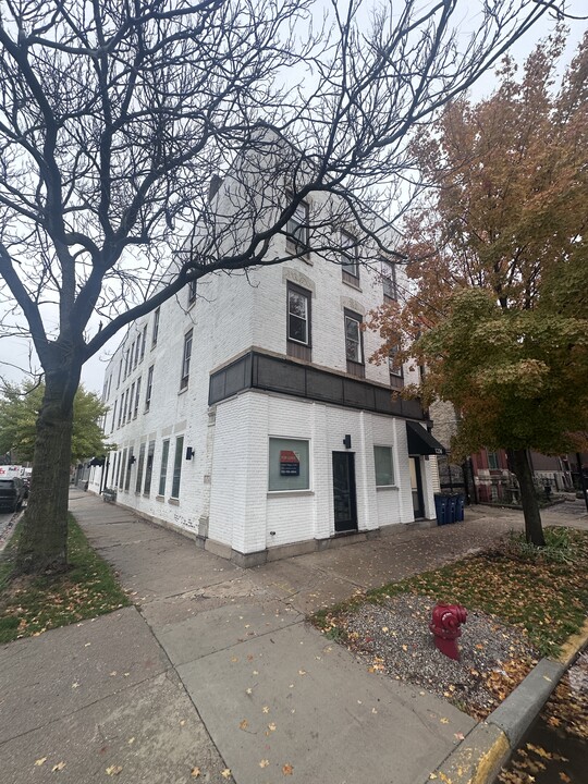 449 N Elizabeth St, Unit 2N in Chicago, IL - Foto de edificio