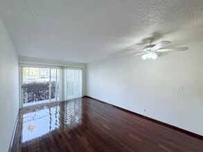 1930 Ocean Ave in Santa Monica, CA - Foto de edificio - Building Photo