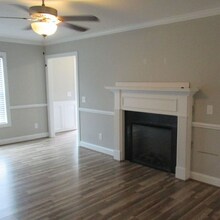 124 Chandler Dr in Greenville, NC - Building Photo - Building Photo