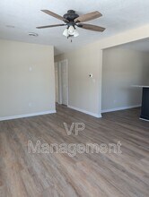 6904 N Pine St in Davenport, IA - Building Photo - Building Photo