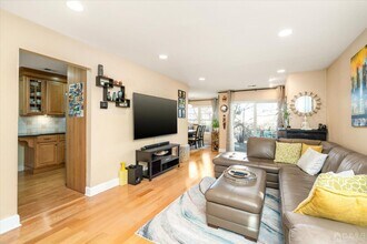 31 Chicopee Dr in Princeton, NJ - Building Photo - Building Photo