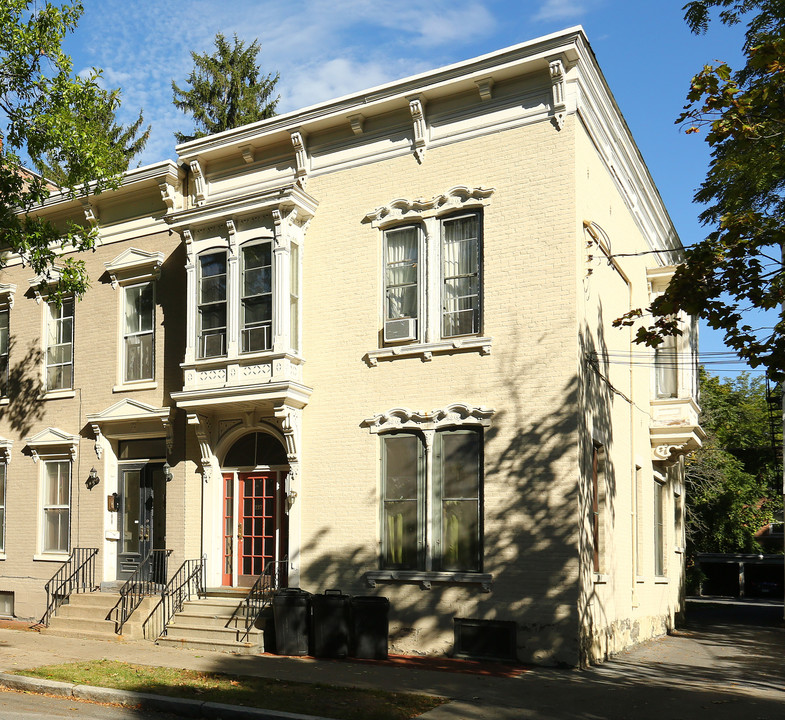 227 Union St in Schenectady, NY - Building Photo