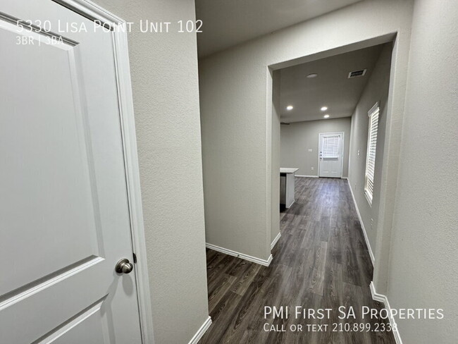 5330 Lisa Pt-Unit -102 in Converse, TX - Building Photo - Building Photo