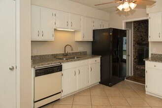 1116 Greentree Ct in Fort Walton Beach, FL - Building Photo - Building Photo