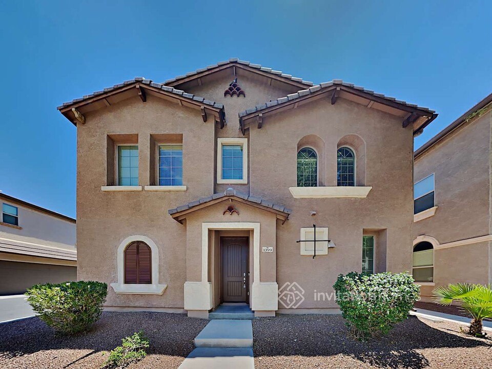 1399 S Ponderosa Dr in Gilbert, AZ - Building Photo