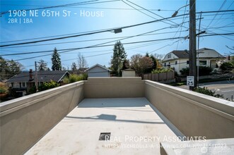 1908 NE 65th St in Seattle, WA - Building Photo - Building Photo