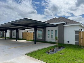 1420 S Yankton St, Unit 5 in Alton, TX - Building Photo