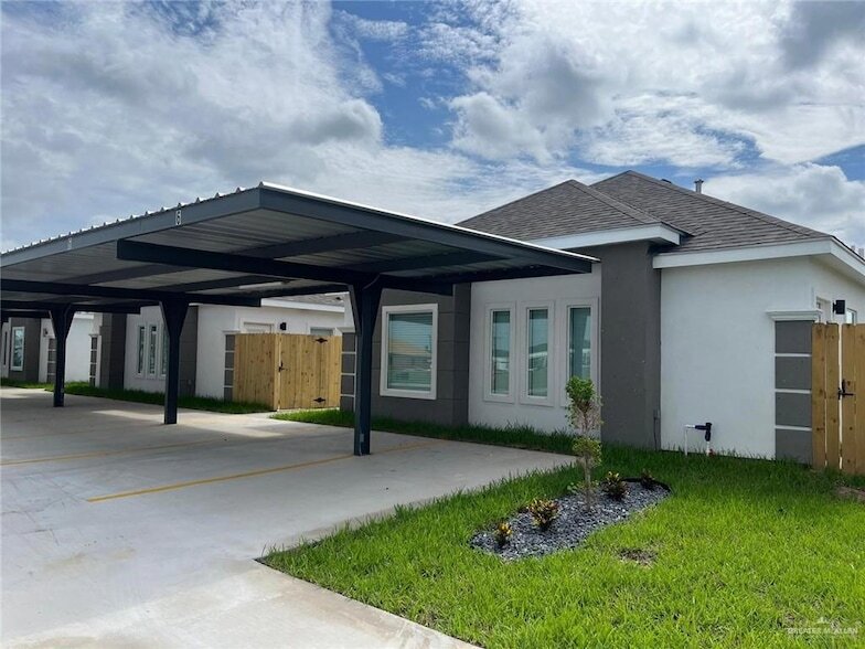 1420 S Yankton St, Unit 5 in Alton, TX - Building Photo