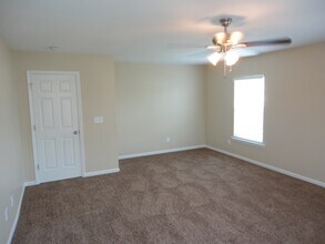 238 Larktree Ln in Fuquay Varina, NC - Building Photo - Building Photo
