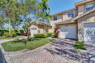 6414 Park Lake Cir in Boynton Beach, FL - Building Photo