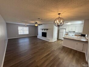 6931 Falcon Dr in Pensacola, FL - Building Photo - Building Photo