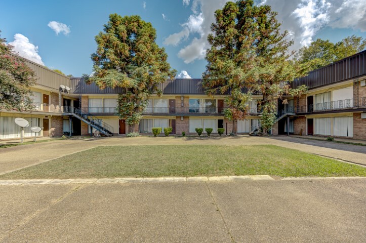 Admiral-Imperial Apartments in Vicksburg, MS - Foto de edificio