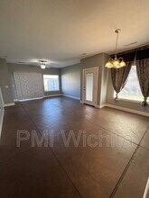 5542 N Edwards in Wichita, KS - Building Photo - Building Photo