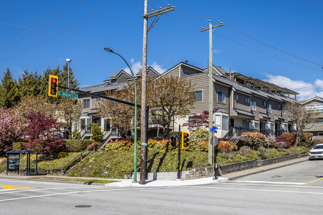 303 St. Andrews Av in North Vancouver, BC - Building Photo - Building Photo