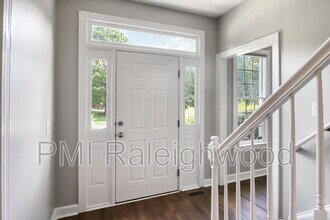 301 Perry Creek Dr in Chapel Hill, NC - Building Photo - Building Photo
