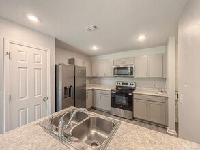 8771 Schooner Ln in Pensacola, FL - Building Photo - Building Photo