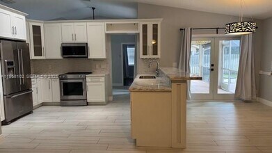 453 SW 169th Terrace in Weston, FL - Building Photo - Building Photo
