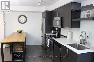 400-400 Adelaide St E in Toronto, ON - Building Photo - Building Photo
