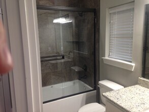 308 Candlewood Cir in Gainesville, TX - Building Photo - Building Photo
