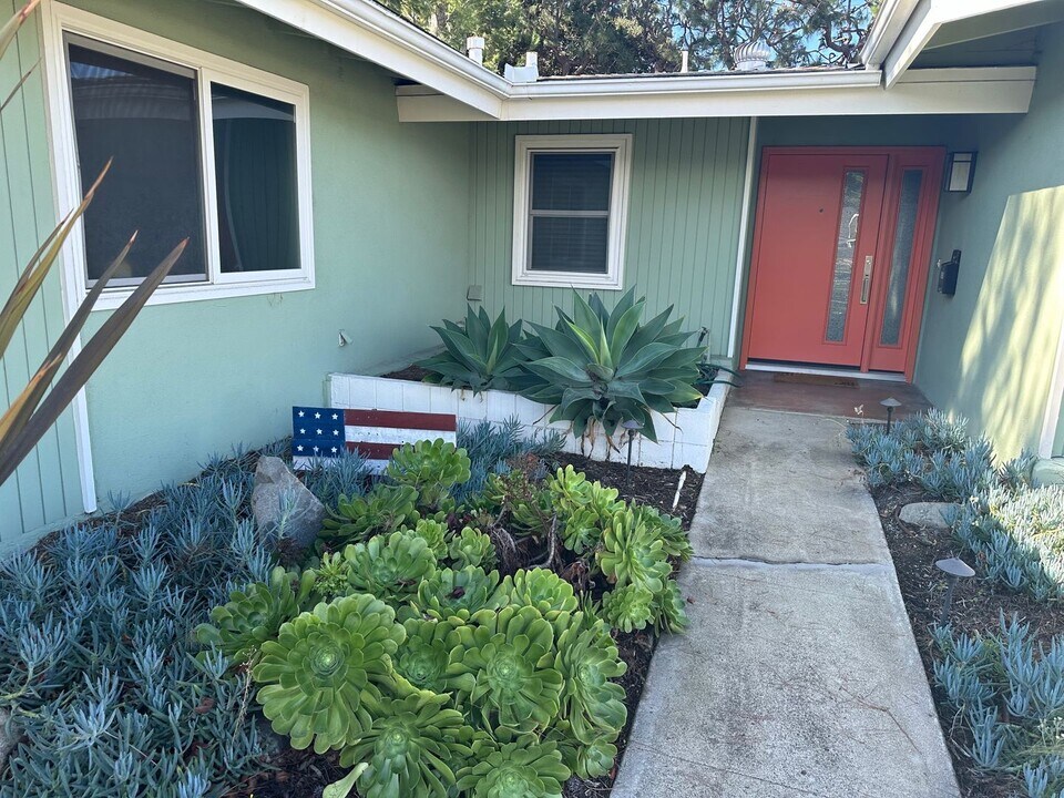 3018 N Oceanview St in Orange, CA - Building Photo