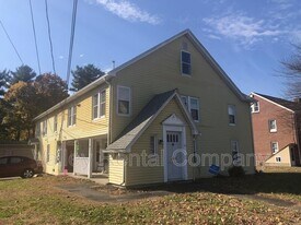 66 Lyman St in South Hadley, MA - Building Photo