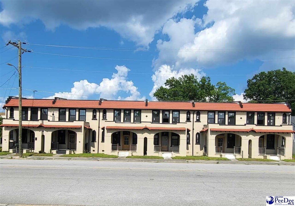 102 Warley St in Florence, SC - Building Photo
