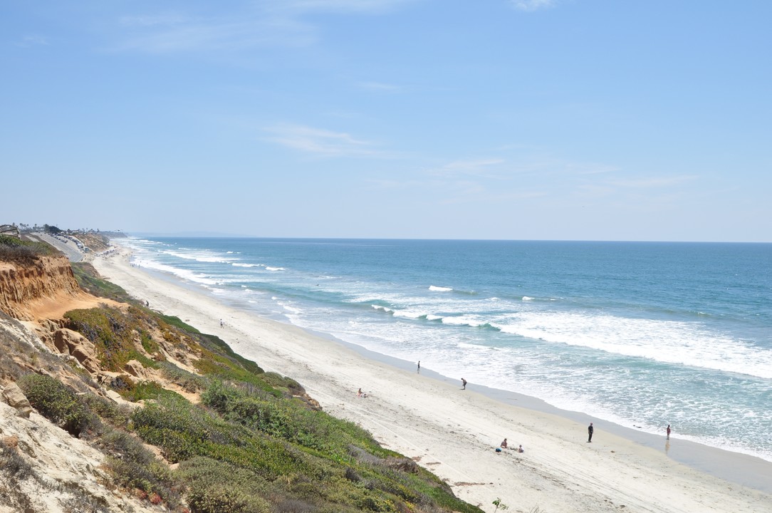 Los Arboles Apartments in Del Mar, CA - Building Photo