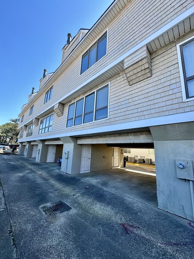 2326 Starfish Rd in Virginia Beach, VA - Building Photo - Building Photo