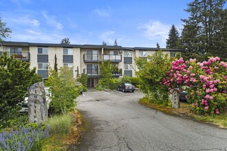 Bluestone Apartments in Shoreline, WA - Building Photo - Building Photo