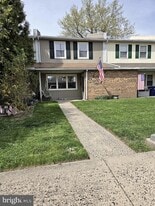 159 Forsythia Ct in Quakertown, PA - Building Photo